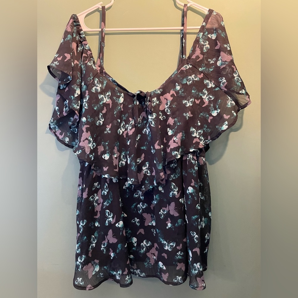 - Torrid cute ladies blouse size 1X